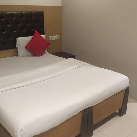 Hotel Palm Star Belapurpada Dış mekan fotoğraf