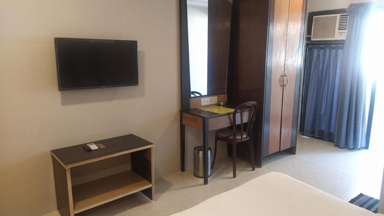 Hotel Palm Star Belapurpada Dış mekan fotoğraf