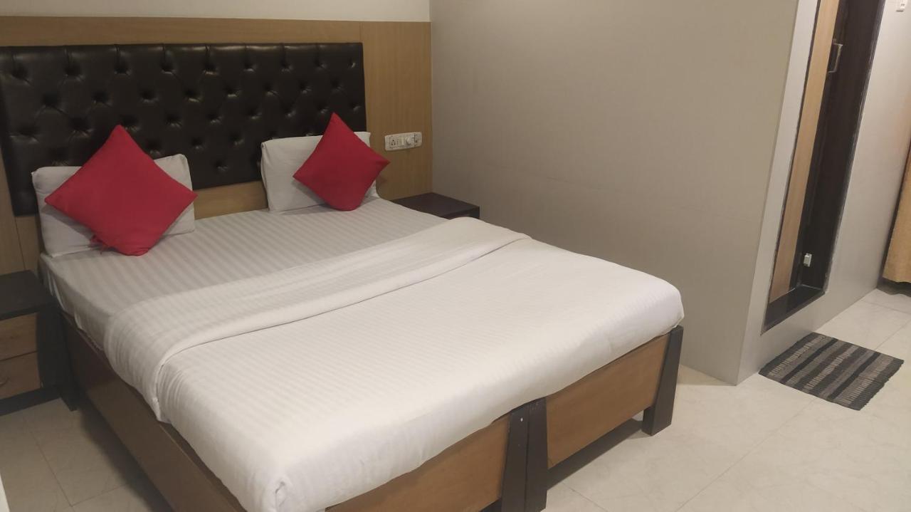 Hotel Palm Star Belapurpada Dış mekan fotoğraf