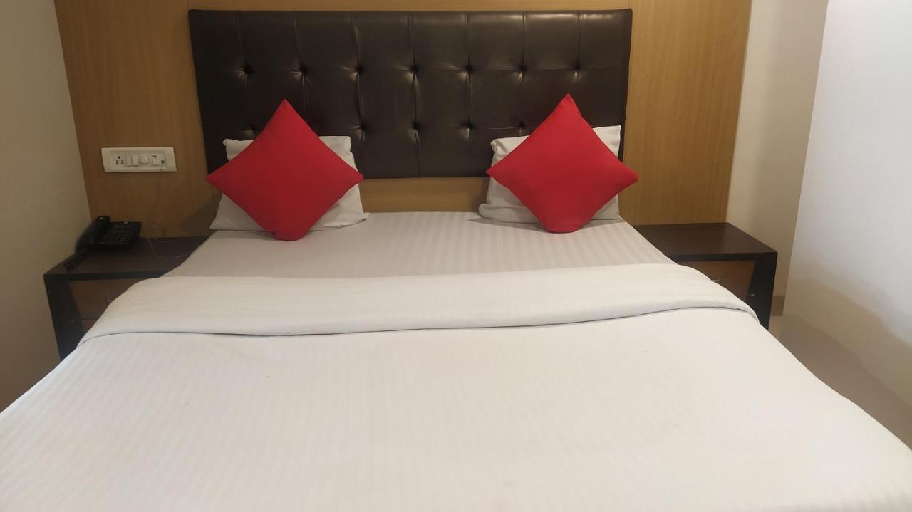 Hotel Palm Star Belapurpada Dış mekan fotoğraf